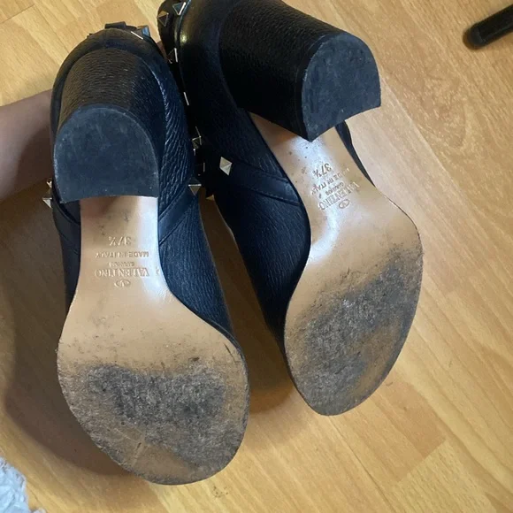 Valentino Garavani Rockstud Buckle-Wrap Ankle Booties, Black 37.5 - Picture 6 of 7